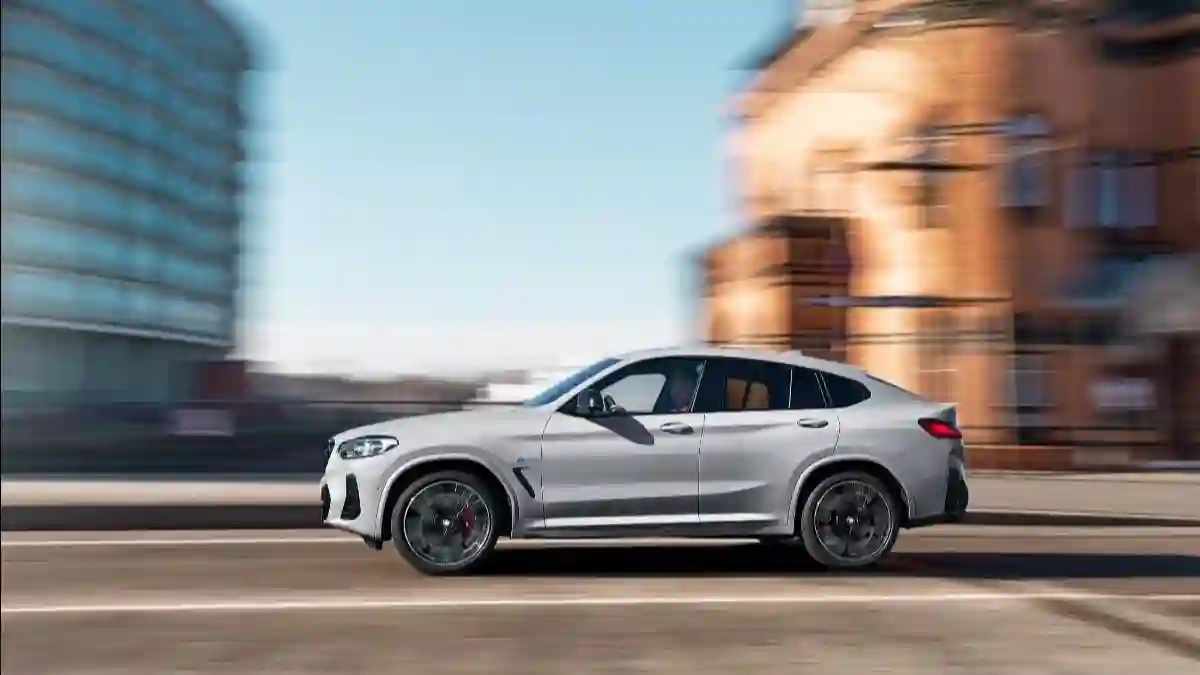 Для тех, кто был занят: старт производства BMW i4 и другие яркие события недели.