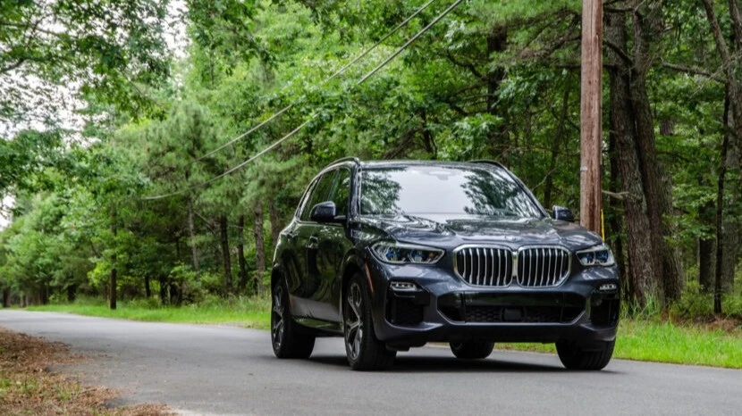 BMW и «АВТОТОР» продлили сотрудничество, чтобы полностью собирать 5 серию, X5, X6, X7 в России