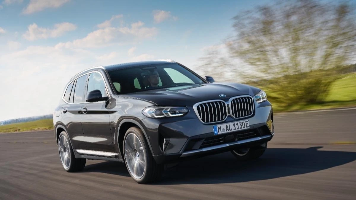 Для тех, кто был занят: старт производства BMW i4 и другие яркие события недели.