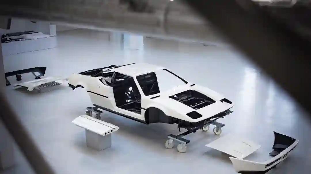 Реставрация редкого суперкара BMW