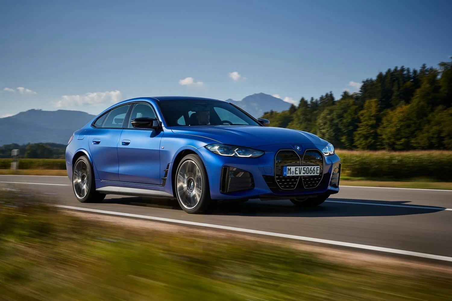 BMW одерживает двойную победу в голосовании «Лучшие автомобили 2022 года»