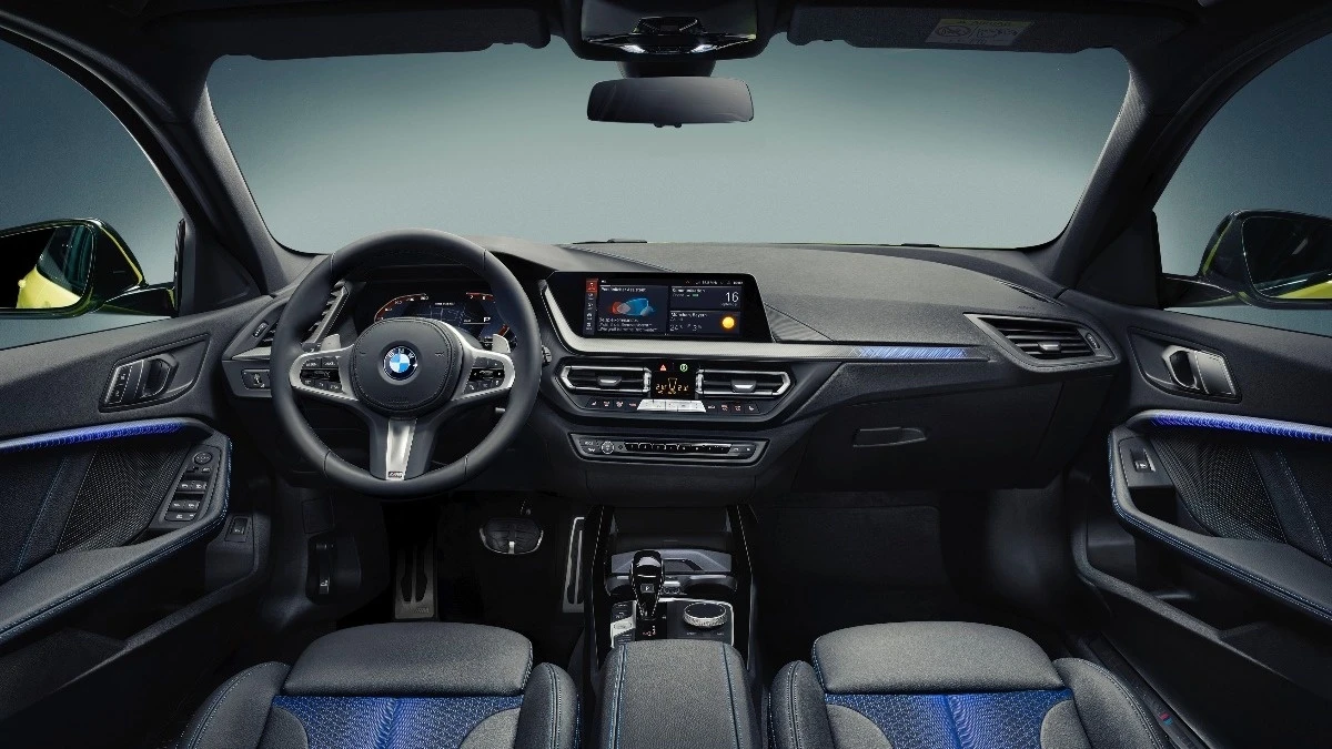 Для тех, кто был занят: старт производства BMW i4 и другие яркие события недели.