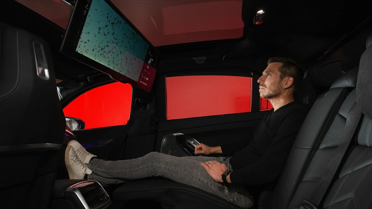 Проекционный экран BMW Theatre Screen