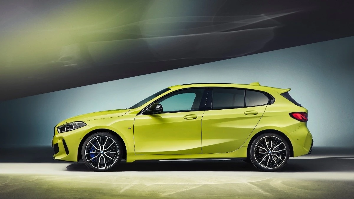 Для тех, кто был занят: старт производства BMW i4 и другие яркие события недели.
